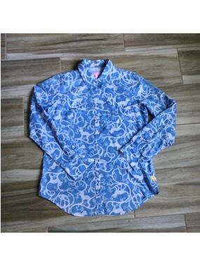 Lilly Pulitzer Button Down
Medium